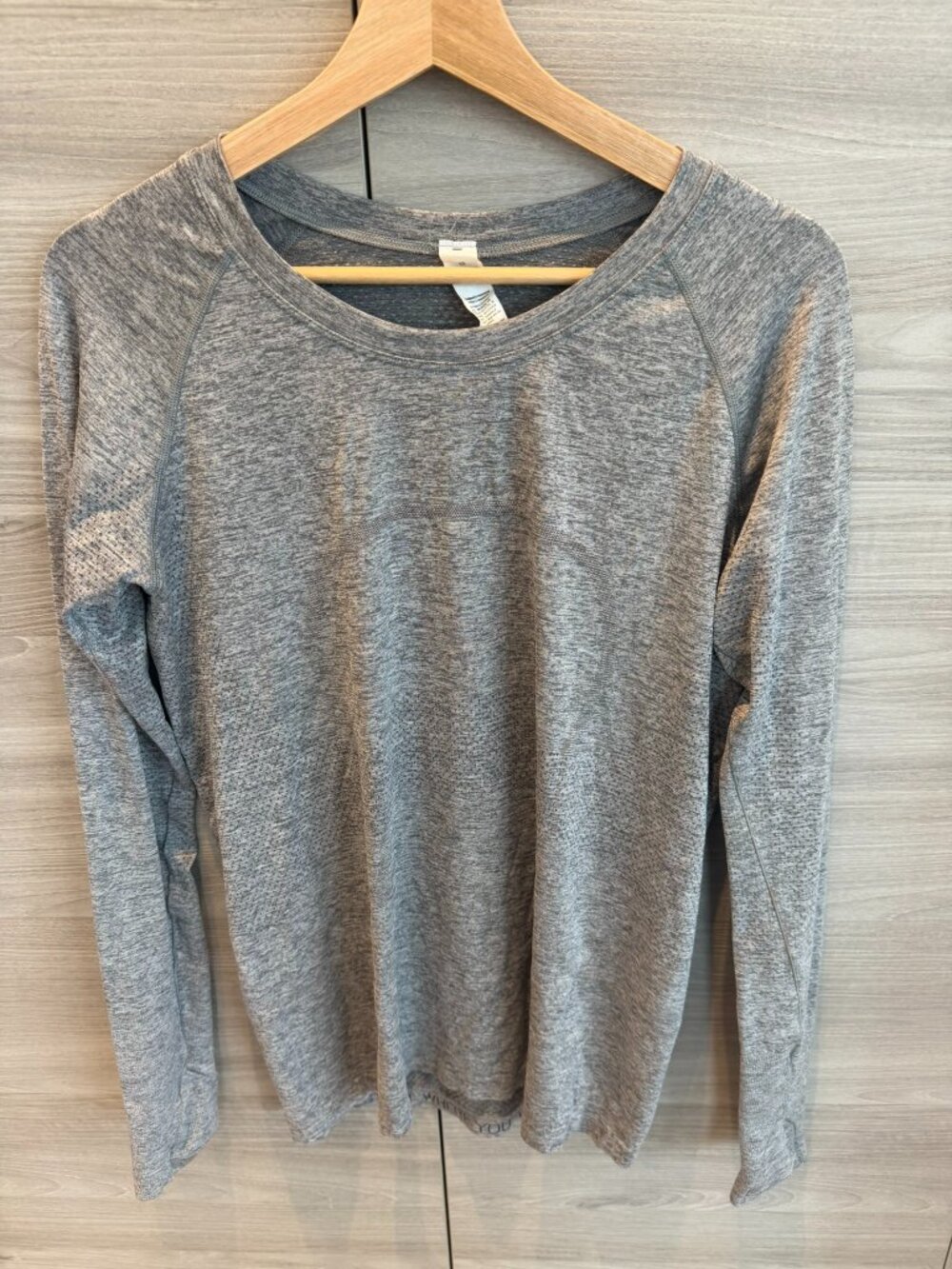 Lululemon - Swiftly Tech Long Sleeve Shirt - 10 - Grey